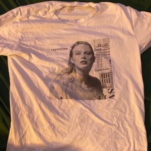 Taylor Swift Reputation Album Tee Shirt Medium.